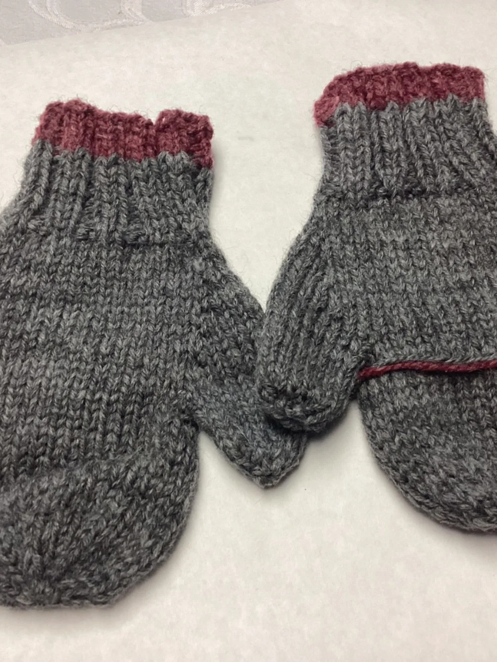 Hand made wool Mittens . Lovely never worn  GRAY BURGUNDY STRIPE UNISEX.